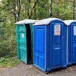 туалетные кабины в заказнике "Теплый Стан"