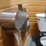 Аксессуары в туалетной кабине, Канада